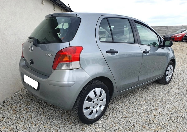 Toyota Yaris cena 24700 przebieg: 90000, rok produkcji 2009 z Wasilków małe 301